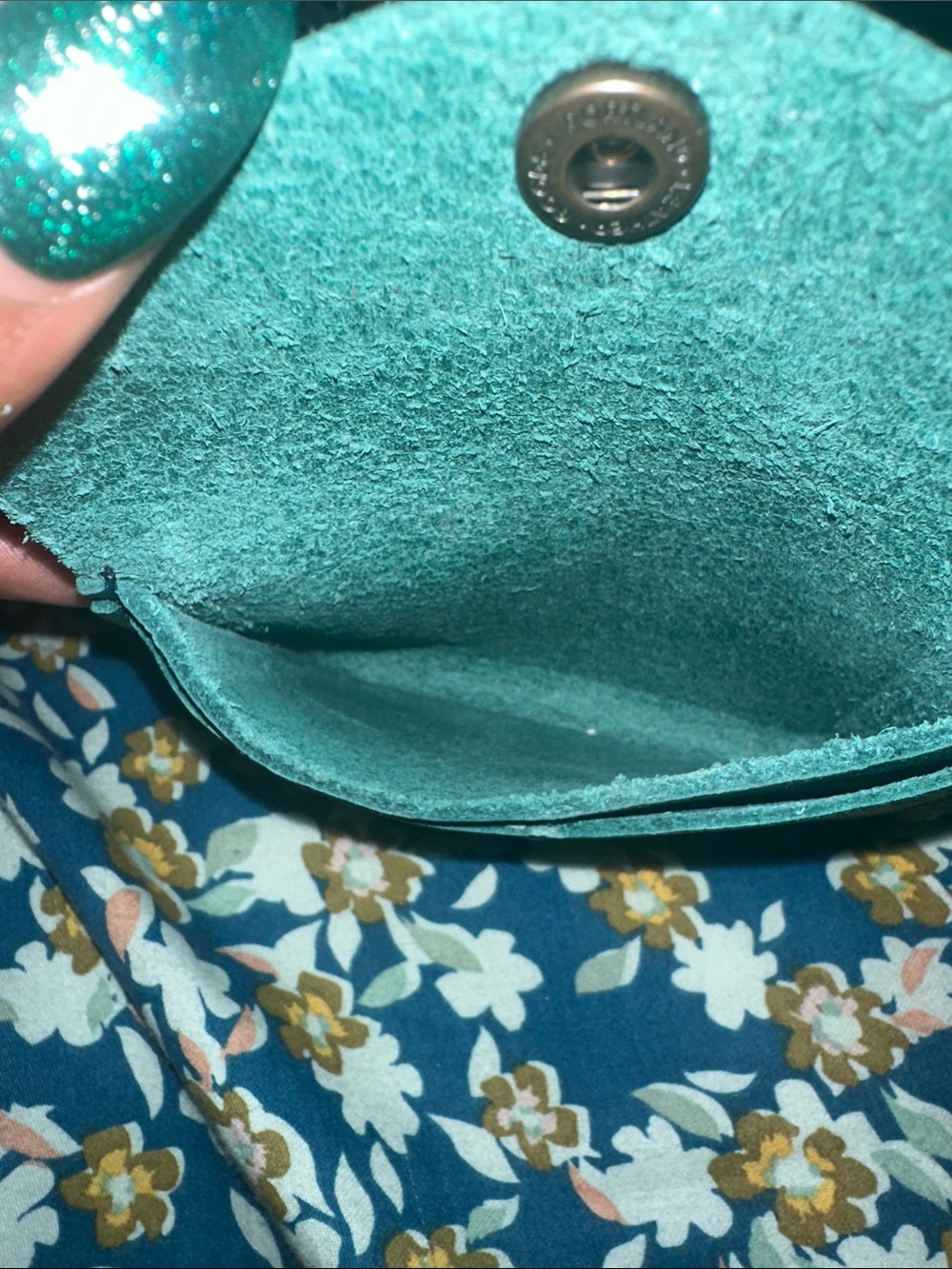 Portland Leather Sea Glass Pebbled Leather Card Wallet - Picture 3 of 3